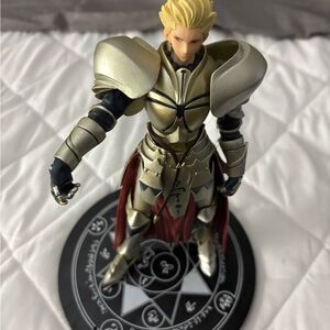 Fate Zero Gilgamesh Figure Silver and Black Armored Figurine.